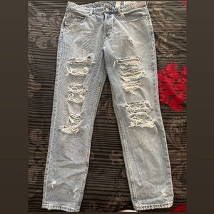 Distressed boyfriend jeans